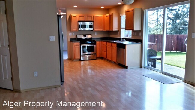Building Photo - 2860 SE Copper Creek Dr