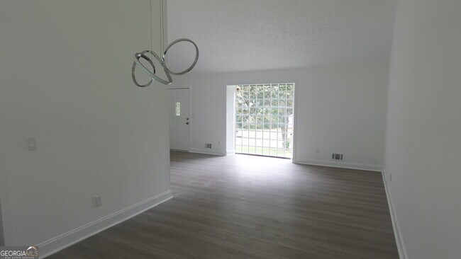 Building Photo - 9176 Greenwood Dr
