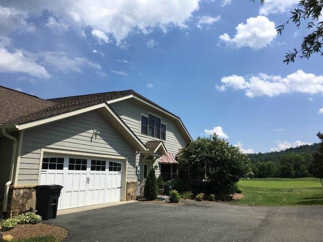 Building Photo - 145 Rosewood Drive