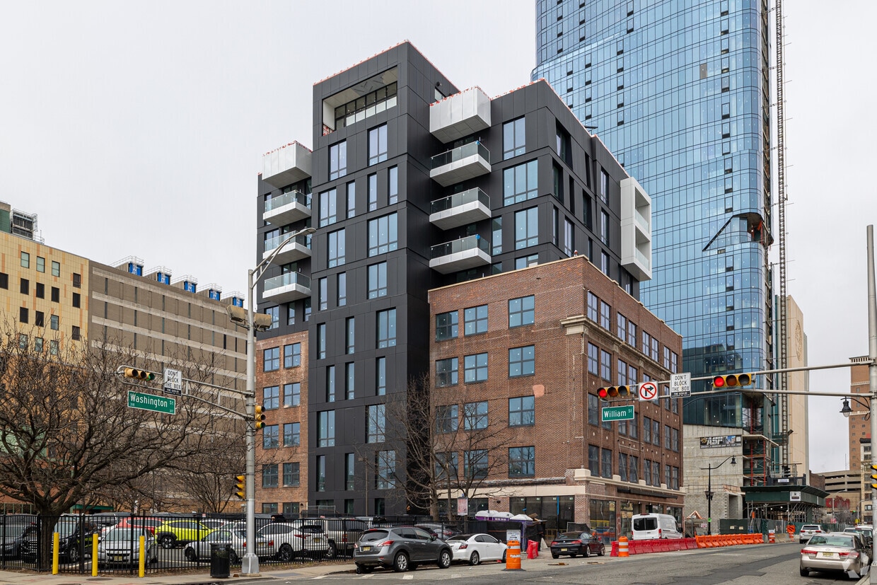 Building Photo - The Distrikt