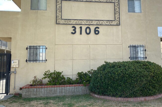 Foto del edificio - 3106 Bagley Ave