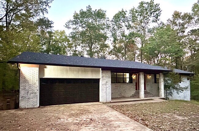 Foto del edificio - 7104 Foxrun East End Dr