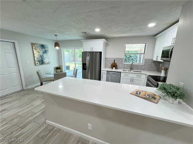 Building Photo - 1310 Jeronimo Dr