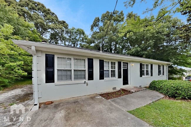 Building Photo - 585 Oak Way