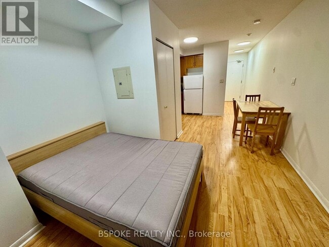 Building Photo - 2464 Weston Rd