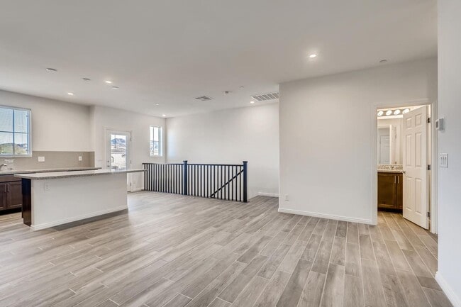 Building Photo - MODERN 2020  BUILD, 3 Bedroom Townhome in Henderson!