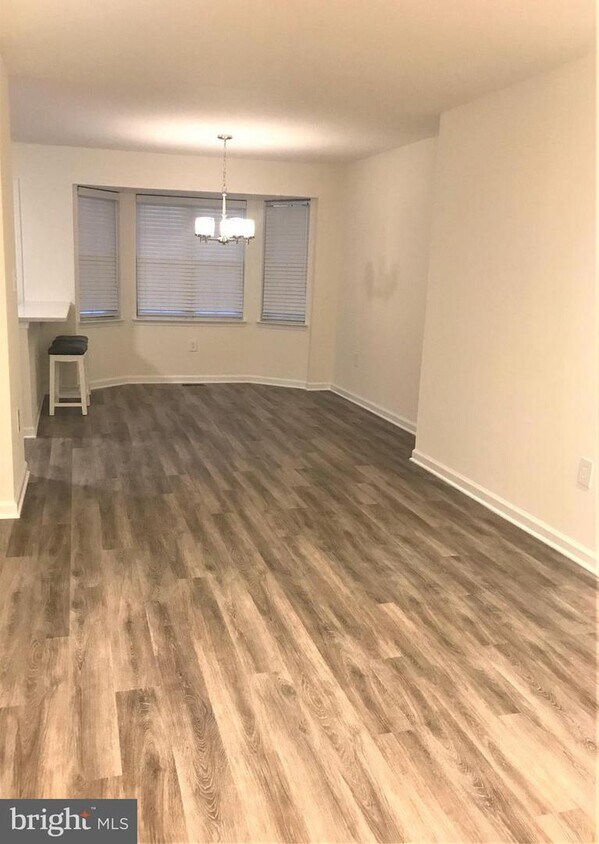 Primary Photo - 9216 Ridgefield Cir