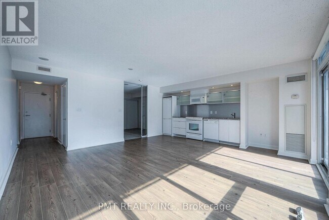 Photo du bâtiment - 1721 - 4K SPADINA AVENUE