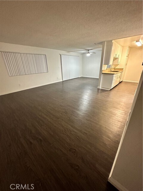 Foto del edificio - 18225 Kingsdale Ave