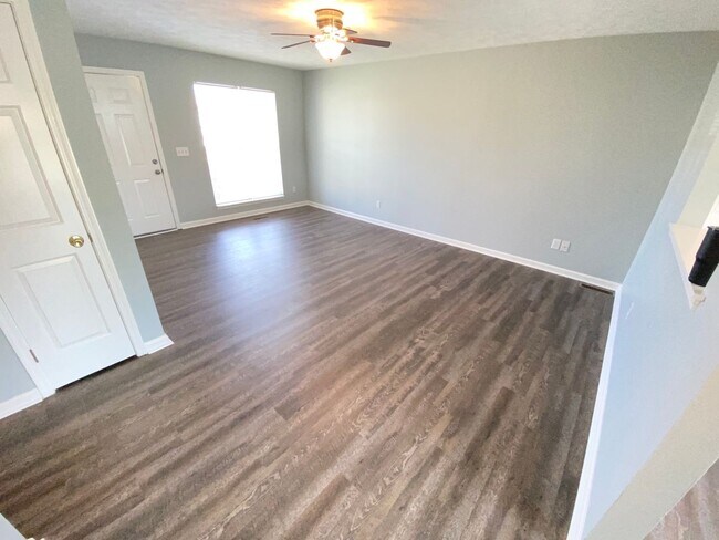 Foto del edificio - 1320 Stroud Dr