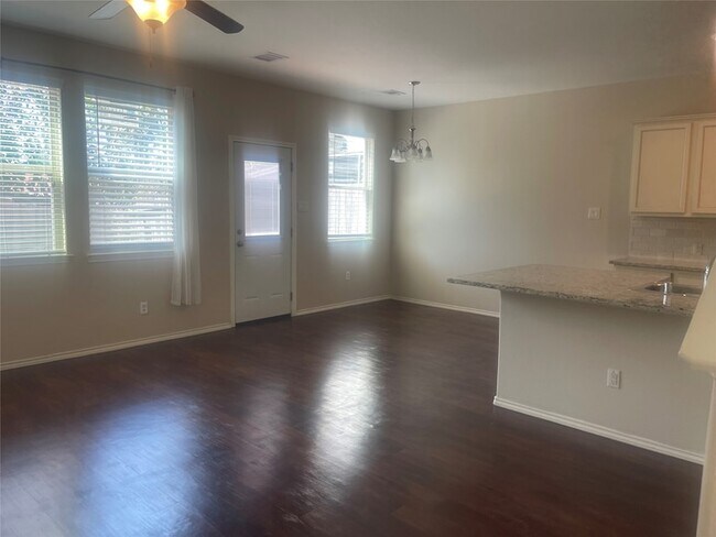 Foto del edificio - 6422 Stoney Creek Dr