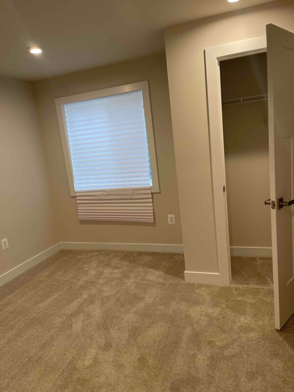 Building Photo - 512 Rivers Edge Dr