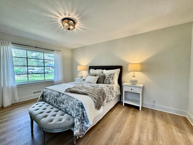 Building Photo - 2565 El Rancho