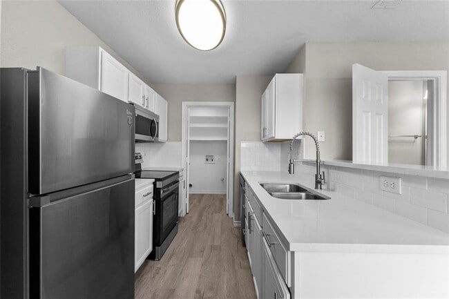 Building Photo - 106 Green Isle Ave