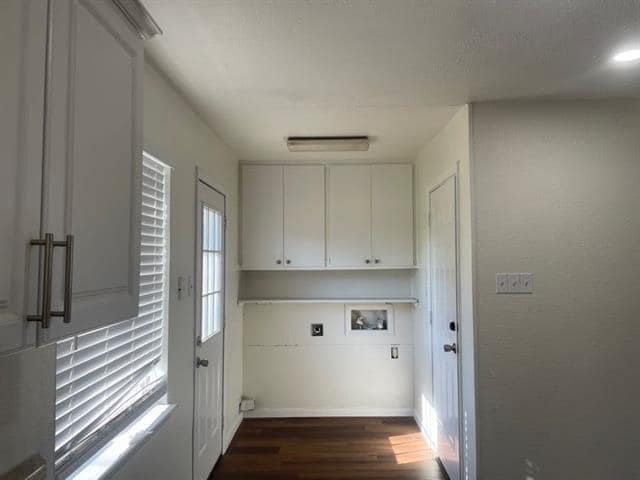 Building Photo - 1838 Kent Dr