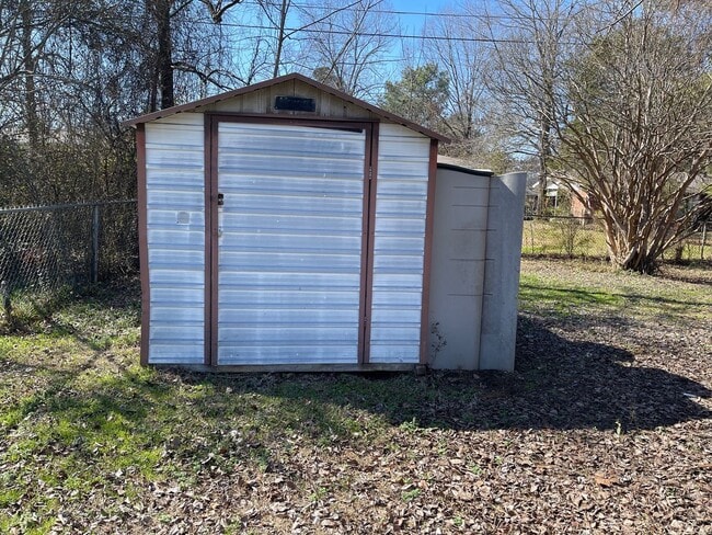 Building Photo - 1101 Lehman Dr