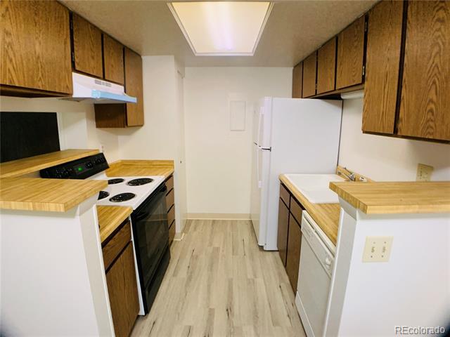 Foto del edificio - 14463 E Jewell Ave