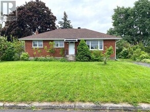 Building Photo - 18 Oakwood Ave