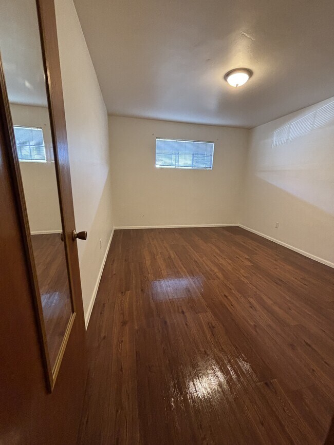 Building Photo - 2618 E Turney Ave