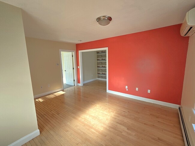 Building Photo - 41 Pine St