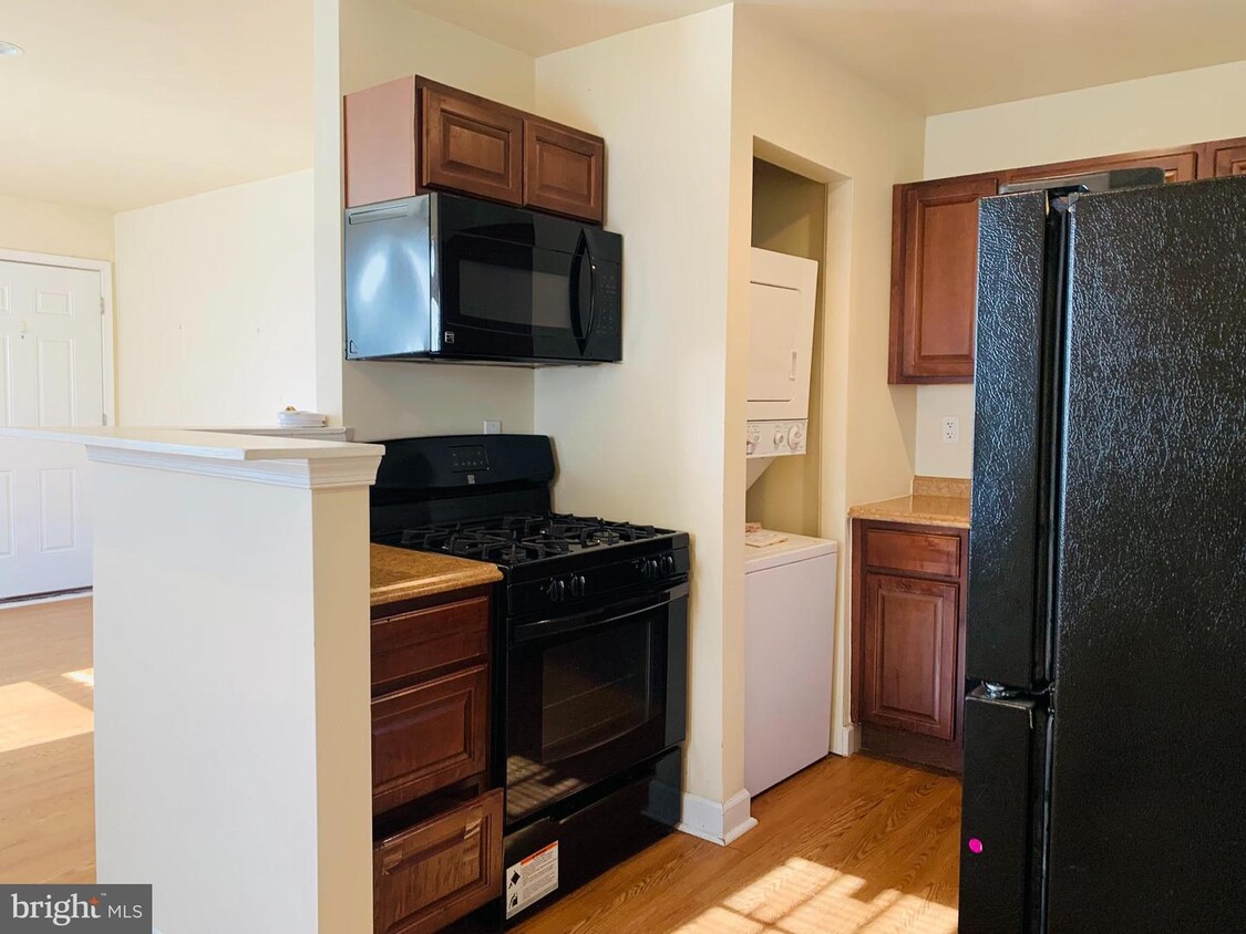 Foto principal - 2521 Kent Town Pl
