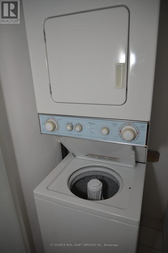 Photo du bâtiment - 231 Fort York Blvd