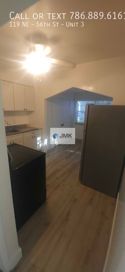 Foto del edificio - 119 NE 56th St