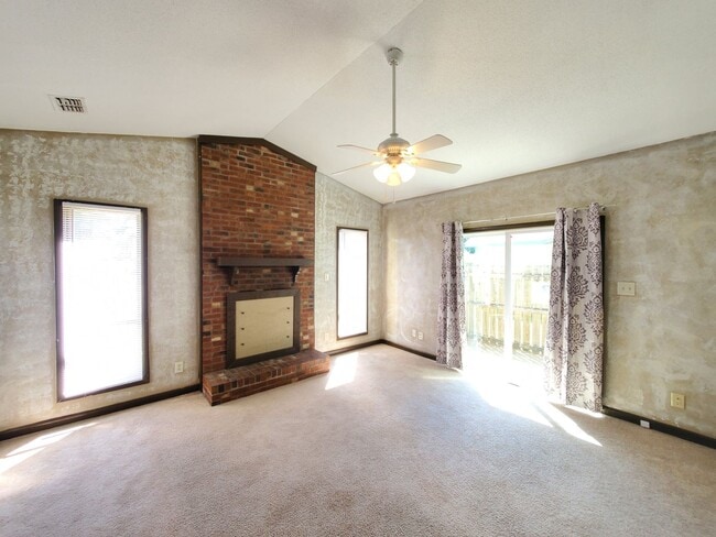 Building Photo - 129 Maranatha Circle ~ Deerfield