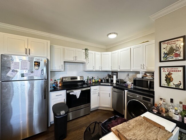 Foto del edificio - 3345 N Marshfield Ave