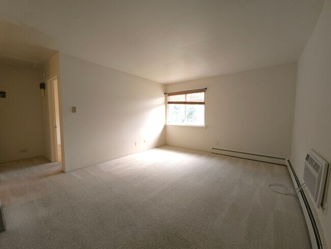 Foto del edificio - 4955 Moorhead Ave