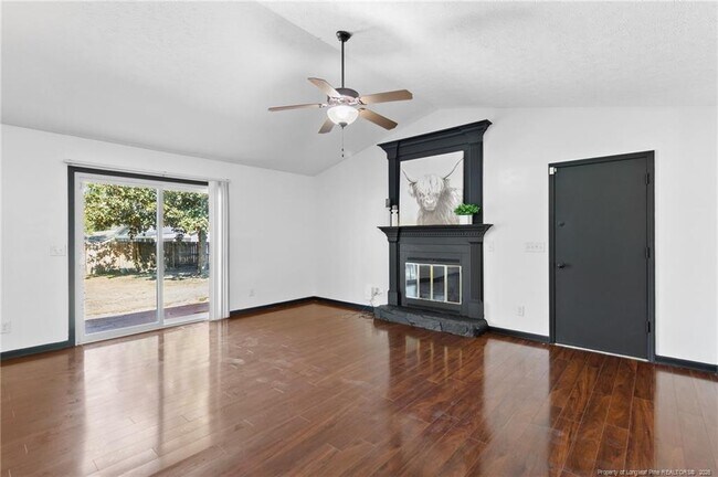 Foto del edificio - 7016 Trevor Ln
