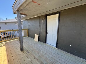 Building Photo - 904 Coldwater Rd