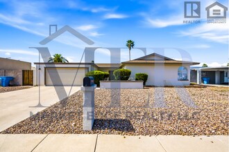 Building Photo - 3806 W Sahuaro Dr