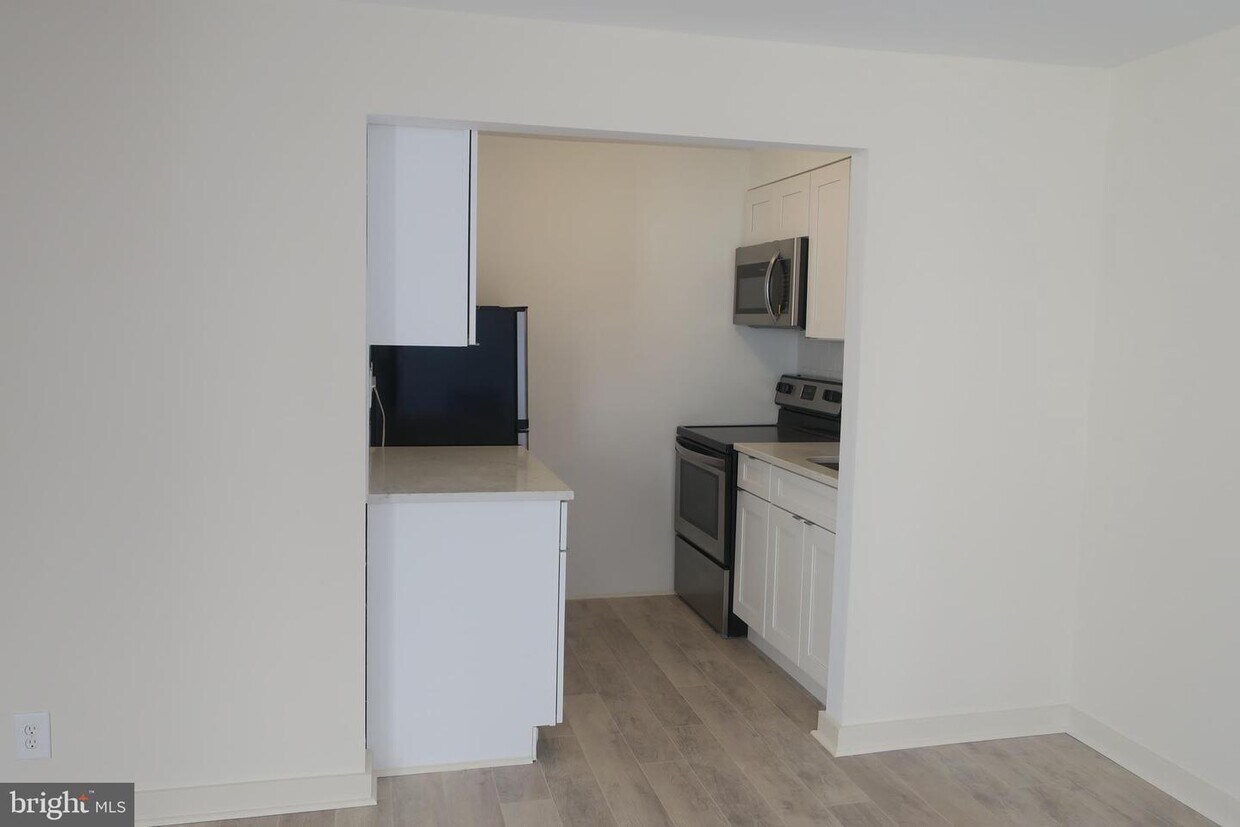 22430 W Rittenhouse Square Unit 2804, Philadelphia, PA 19103 Room
