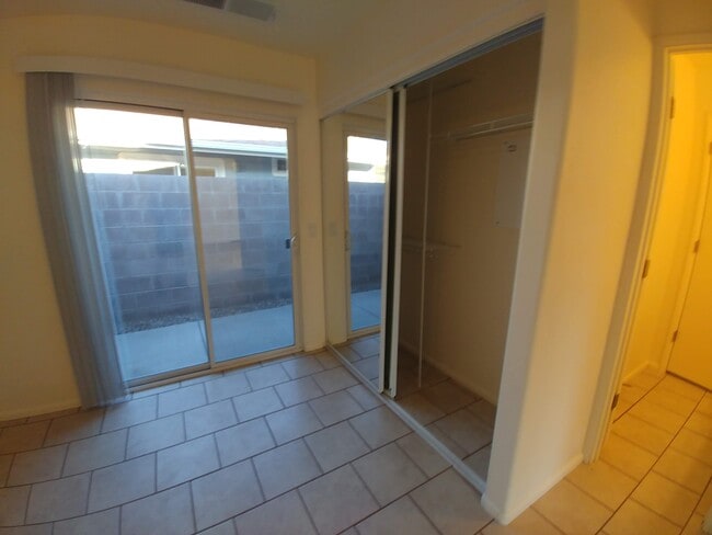 Building Photo - 60 E Cliff House Dr