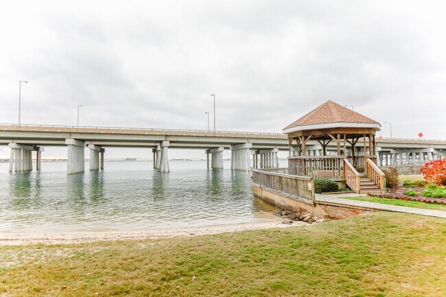 Building Photo - Stunning Waterfront Condo with Deep Water Access!