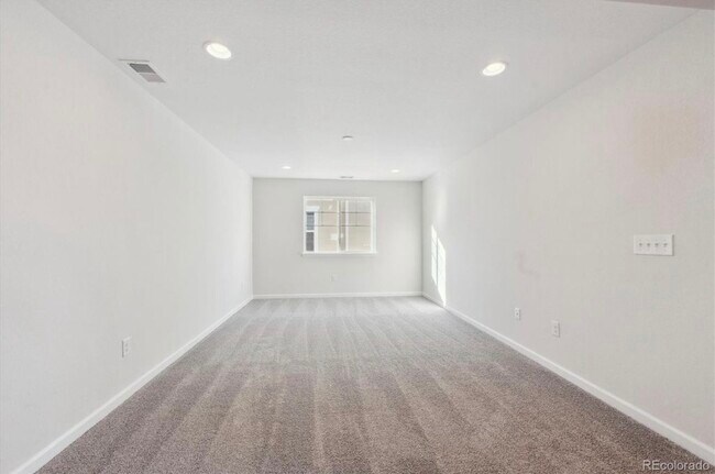 Foto del edificio - 1050 Joseph Pl