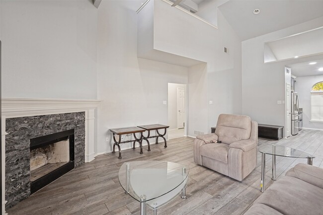 Building Photo - 8400 Hickory St