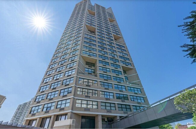Foto del edificio - 7002 JFK Blvd E