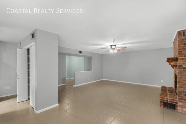Building Photo - 117 12th Ave