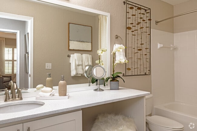 2BR, 2BA - B1 1,092SF - Amira at Westly