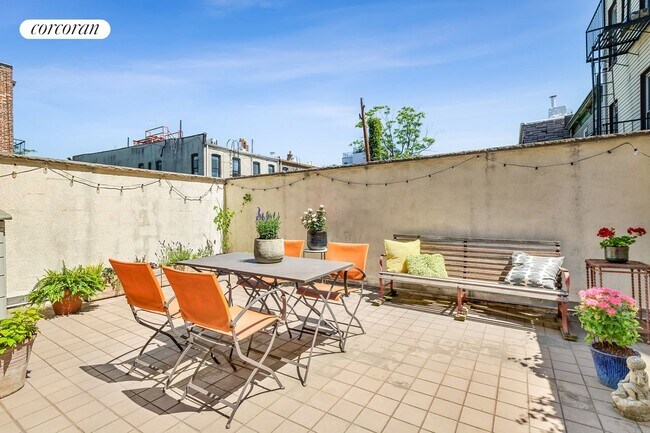 Foto del edificio - 93 Wyckoff Ave