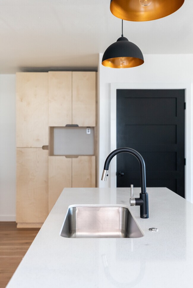 Foto del edificio - 808 NW 23rd St