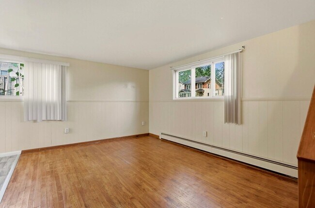 Foto del edificio - 1705-1707 Cooper Ave