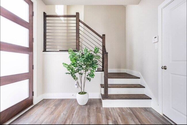 Foto del edificio - 1740 Cove Cres Ct