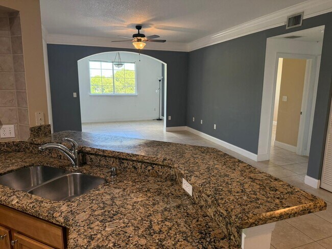 Foto del edificio - 9905 Baywinds Blvd