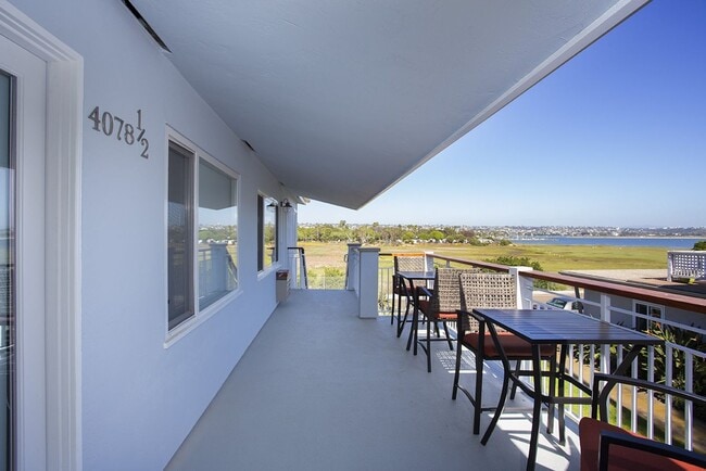 Foto del edificio - 4078 Crown Point Dr