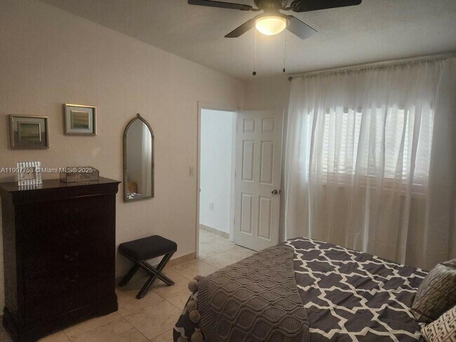 Foto del edificio - 3221 SW 93rd Pl