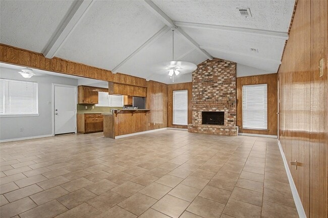 Building Photo - 3519 Saratoga Dr