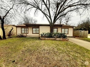 Building Photo - 1015 Blanco Dr